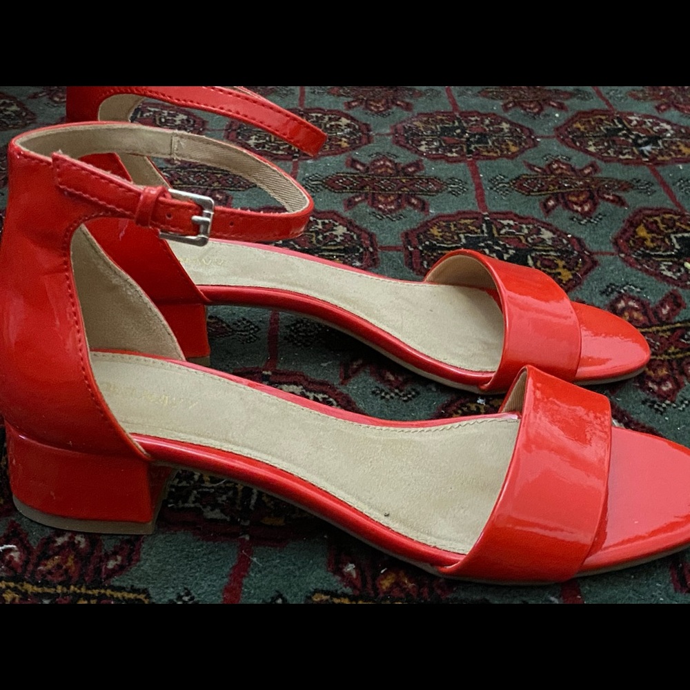 Red Heels - Picture 5 of 6